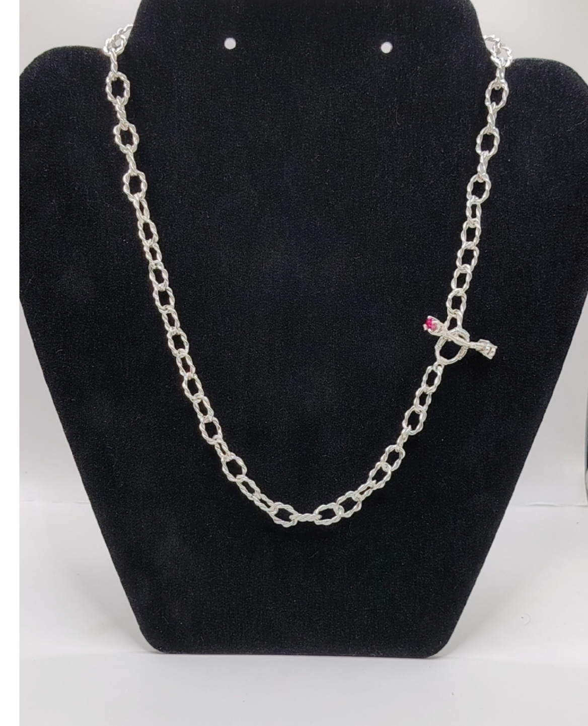 Twisted Oval Chain with Rubies – T-Bar Clasp Sterling Silver 925 6 mm